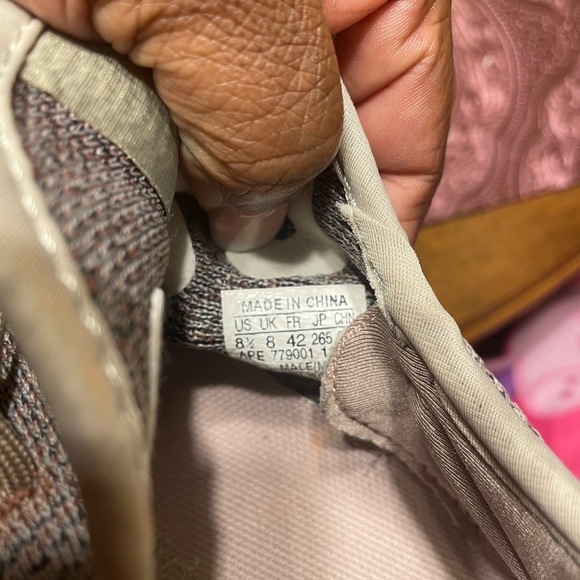 Adidas Yeezy Tennis Shoes - Picture 3 of 4